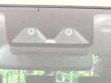 【スマートアシスト】走行中に前方の車両等を認識し、衝突しそうな時は警報とブレーキで衝突回避と被害軽減をアシスト。より安全にドライブをお楽しみいただけます。