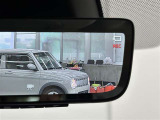 デジタルインナーミラーが付いています。車両後方カメラの映像をインナーミラー内のディスプレイに表示。
