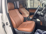 運転席シート廻りは使用感も少なく、良好な状態となっています。丁寧に使われていたことがよくわかりますね。