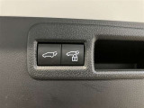 【パワーバックドア】ボタンを押すだけで自動でバックドアの開閉ができます☆