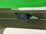 ナビゲーション等を装着した場合にバックするとき後方の安全確認ができるバックカメラが付いてます
