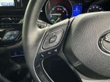 ステアリングスイッチ装備!運転しながら手元でオーディオの操作などができます。