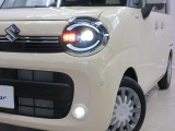 LEDヘッドライトです。デザイン性がよくとても明るいので、夜間の走行や悪天候でも安心です。しかも長寿命!