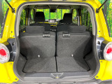 普段のお買い物や通勤、送迎等に十分な荷室スペースを確保しております。セカンドシートを倒すと、大きな荷物の積載も可能です♪