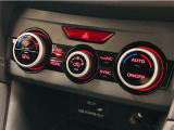 オートエアコンのお車ですので室内の温度をスムーズに調整してくれます♪