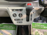 ご納車前に納車点検(法定12ヶ月点検相当)を実施し、基本性能に関わる機能や状態を徹底的に点検します。