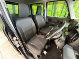 運転席シート廻りは使用感も少なく、良好な状態となっています。丁寧に使われていたことがよくわかりますね。