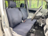 運転席シート廻りは使用感も少なく、良好な状態となっています。前オーナー様が丁寧に使っていたことがよくわかりますね。