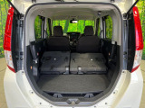 普段のお買い物や通勤、送迎等に十分な荷室スペースを確保しております。セカンドシートを倒すと、大きな荷物の積載も可能です♪