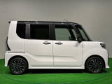 ドアは約90度に開くので荷物も積み込みやすく、乗り降りもしやすい♪ ロングドライブも快適に過ごせる工夫がいっぱいです♪♪