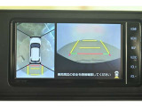 パノラミックビューモニター付きで上から見下ろしたような映像を表示するので駐車時や見えにくい縁石の確認もしやすいですよ!