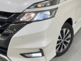 【LEDヘッドライト】悪天候や夜間走行時も良好な視界を確保し安心して運転できる高輝度LEDヘッドライトを装備!点灯速度が早く、消費電力も抑えられています。