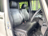 運転席シート廻りは使用感も少なく、良好な状態となっています。前オーナー様が丁寧に使っていたことがよくわかりますね。