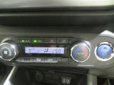 オートエアコン機能で、車内を自動的に、設定した温度に保ってくれます。