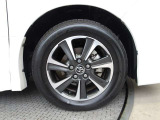 純正16インチアルミ!タイヤサイズは205/60R16です