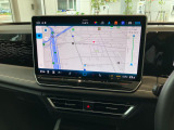 多機能な大型スクリーン