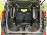 【パワーバックドア】スマートキーや運転席のボタンを押すだけでリアゲートが自動で開閉します!荷物を持っている時や、高い位置にあるバックドアを閉める際に便利な機能です♪