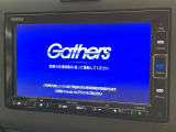 【純正ナビ】人気の純正ナビを装備しております。ナビの使いやすさはもちろん、オーディオ機能も充実!キャンプや旅行はもちろん、通勤や買い物など普段のドライブも楽しくなるはず♪