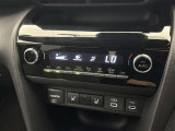 オートエアコンは、気温を設定すれば自動調整。車内をいつでも快適空間にしてくれます♪