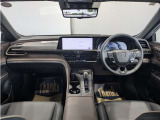 高級感のある運転席回り♪乗っていて落ち着けるデザインです。もちろん使い勝手もとても良いです。