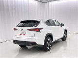 「バックフォルム」です。トランク・ラゲッジスペースには、多くの荷物を入れることが可能です。