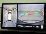 パノラミックビューモニター付きです。車両を上から見たような映像をディスプレイオーディオ画面に表示。運転席からの目視だけでは見にくい、車両周辺の状況をリアルタイムでしっかり確認できます。
