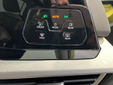 車両状態証明書修復歴の有無も一目瞭然。機能や内装・外装、走行距離、修復歴の有無をチェックし、クルマの状態を10段階にした車両状態証明書。数字や記号を使ってわかりやすく表示しています。