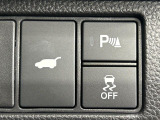 【パワーバックドア】スマートキーや運転席のボタンを押すだけでリアゲートが自動で開閉します!荷物を持っている時や、高い位置にあるバックドアを閉める際に便利な機能です♪