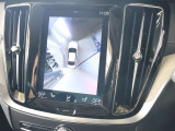 更に360&deg;ビュー表示も可能です 車を上から見下ろしたように車外を確認できるため、一切の死角がない状態で駐車が可能です
