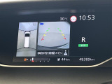 【 全方位カメラ 】上から見下ろしたように駐車が可能です。安心して縦列駐車も可能です♪