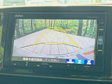 【バックカメラ】駐車時に後方がリアルタイム映像で確認できます。大型商業施設や立体駐車場での駐車時や、夜間のバック時に大活躍!運転スキルに関わらず、今や必須となった装備のひとつです!