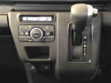 温度を設定すれば、自動で車内の温度管理をしてくれる優れものです♪ATミッションで運転楽々