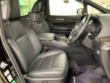 本革で包み込んだ上質なシートです。見えないところまで美しく、室内からエンジンルームまで徹底的に洗浄。「まるごとクリーニング」実施済み!