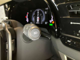 オートライト機能によりON/OFFはもちろん、ハイビーム/ロービームの切り替えもサポートします