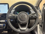 ステアリングスイッチ搭載!手を離さずに手元のスイッチでさまざまな操作が可能。運転中、視線をそらさなくても操作ができて安全です!