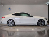 ☆BMWの前後重量配分50:50はエンジン自体をフロントタイヤよりも後ろにずらし、通常はエンジンルーム内に搭載される重量物であるバッテリーをトランクに移動させるなどして実現されています☆