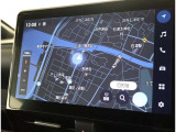 純正ナビを装備。タッチパネル式で使いやすく、お出かけもラクラクです。