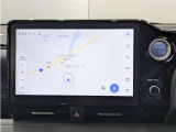 純正ナビを装備。タッチパネル式で使いやすく、お出かけもラクラクです。