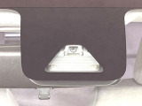 【スマートアシスト】走行中に前方の車両等を認識し、衝突しそうな時は警報とブレーキで衝突回避と被害軽減をアシスト。より安全にドライブをお楽しみいただけます。