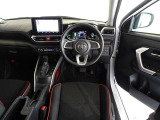 視界良好、操作しやすい運転席です。