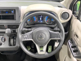 【ステアリングスイッチ】運転中、前方から目線をそらすことなく、オーディオ等の操作が可能な便利機能!安心&快適なドライブを演出してくれます♪