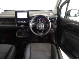 視界良好、操作しやすい運転席です。