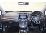 操作性に優れた運転席となります!小物入れや各ボタンの配置にこだわり、使いやすいです!座り心地もよく視認性も良好なのでロングドライブもお任せ下さい!