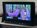 【マルチビューカメラシステム】専用のカメラにより、上から見下ろしたような視点で360度クルマの周囲を確認することができます☆死角部分も確認しやすく、狭い場所での切り返しや駐車もスムーズに行えます。
