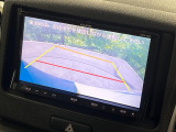 【バックカメラ】駐車時に後方がリアルタイム映像で確認できます。大型商業施設や立体駐車場での駐車時や、夜間のバック時に大活躍!運転スキルに関わらず、今や必須となった装備のひとつです!