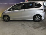 エンジンルーム、室内、クリーニング済みです。厳選したお車を屋内展示場にて展示中☆車両品質には自信がございます!ぜひ一度ご来店ください!!
