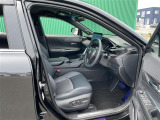 【運転席】座り心地が良いシートなので長時間の運転でも快適にお過ごしいただけます。新品のフロアマットのご注文も可能です。掲載箇所以外にご希望の写真がございましたらお気軽にお問い合わせ下さい。