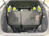 普段のお買い物や通勤、送迎等に十分な荷室スペースを確保しております。セカンドシートを倒すと、大きな荷物の積載も可能です♪