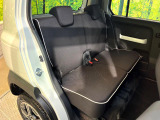 広々とした2列目シートは居住性が高く、居心地も快適!友達や家族とのお出かけにぴったりです。ベビーシートやチャイルドシート使用時も快適にお過ごしいただける十分な空間を確保しています。