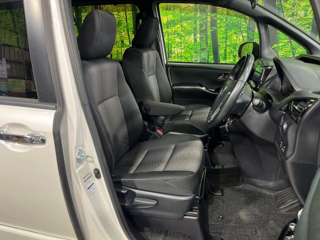 トヨタ ヴォクシー 2.0 ZS 煌II の中古車詳細 (70,421km, ホワイト